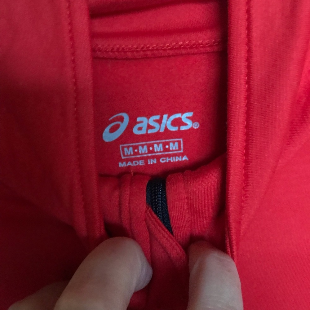 ASICS pullover workout top. - Picture 4 of 4